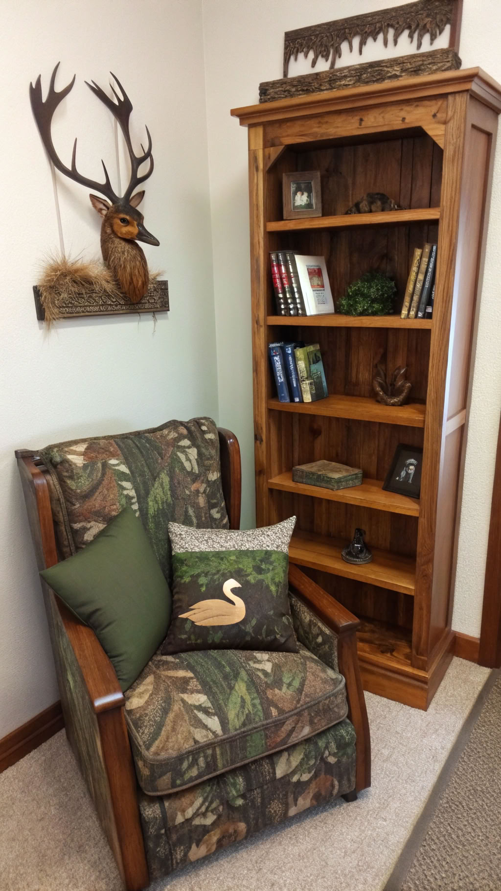 010 Duck Dynasty room decor ideas with themed reading corner and rustic furniture for kids - Themed Ideas