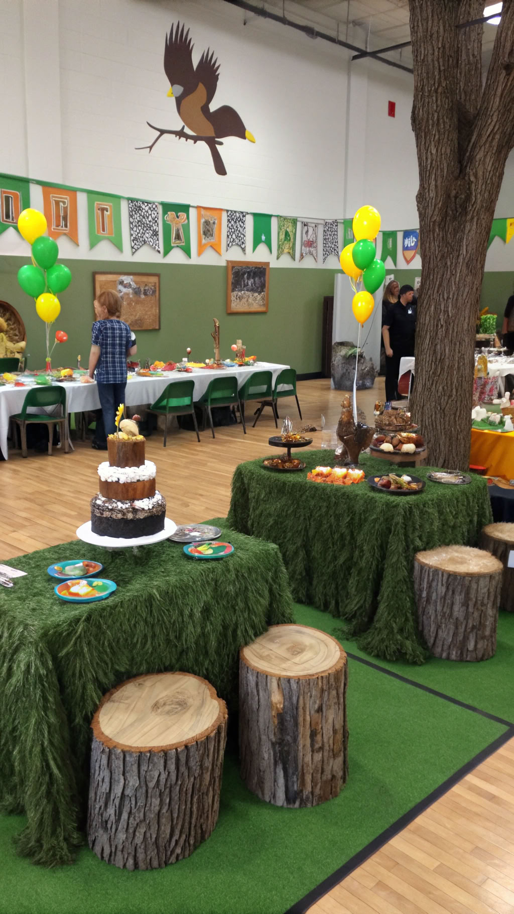 068 Duck Dynasty birthday party decor with woodsy themes and fun duck accents - Themed Ideas